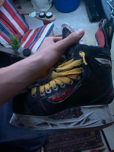 Junior CCM Size 4 RBZ Hockey Skates