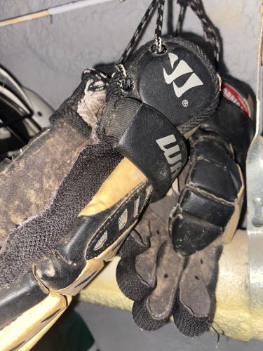Used Warrior 8" Lacrosse Gloves