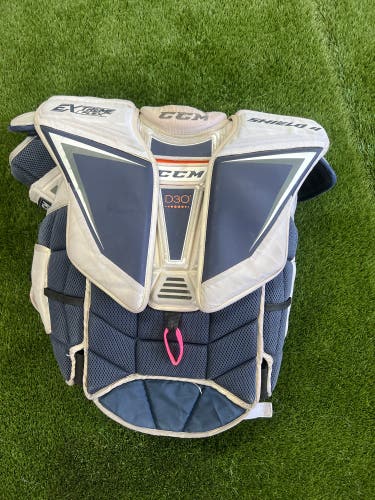 CCM Extreme Flex Shield II Chest Protector