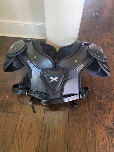 Youth Large Xenith Flyte Shoulder Pads