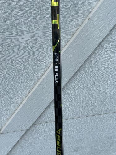 Intermediate Right Handed P28 Ag5nt Hockey Stick