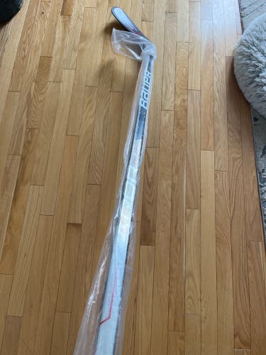 New P92 Vapor HYPERLITE LH Flex 70 Hockey Stick
