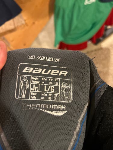 Black Bauer hockey pants junior large