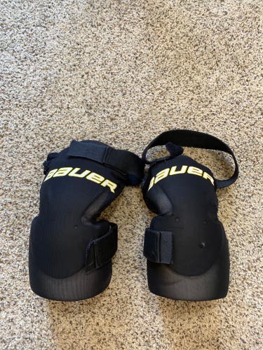 Bauer goalie knee pads