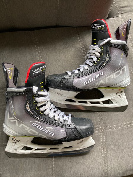 Lightly Used Bauer Size 11 Vapor Hyperlite Hockey Skates