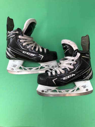 Used Junior CCM RibCor 68K Hockey Skates (Regular) - Size: 3.5