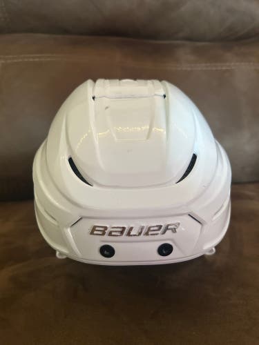 Used Medium Bauer Hyperlite Helmet