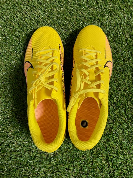 NIKE VAPOR 15 CLUB IC（yellow） Nike Air Zoom Mercurial Vapor XV Academy IC - Yellow Strike/Sunset