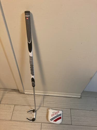 RH ODYSSEY VERSA SABERTOOTH PUTTER - 38" - NEW GRIP AND HC - EUC
