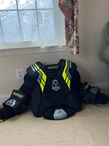 Vaughn pro ve8 chest protector