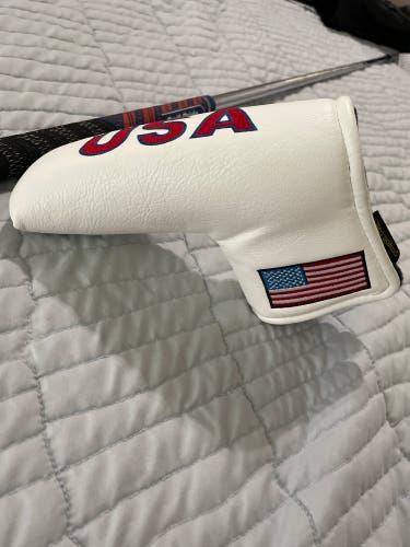 New  Putter USA Magnetic Closure Head Cover
