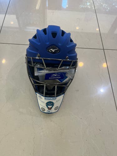 New Mizuno Royal Blue Samurai Youth Catchers Helmet
