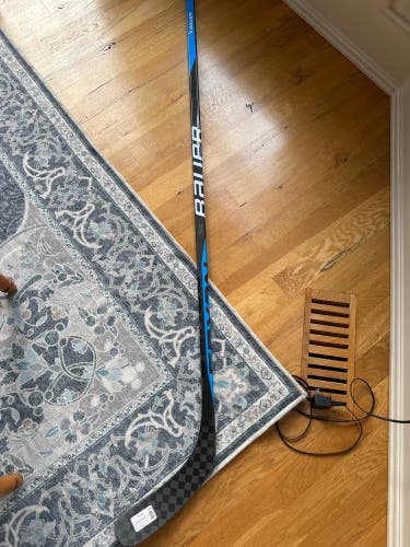 Senior Right Handed P92  Nexus League Hockey Stick