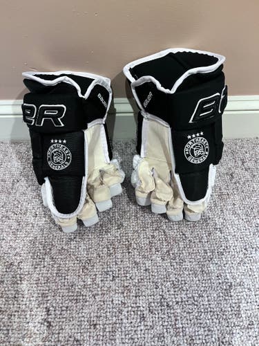 NAHL Issued Bauer Vapor Pro Series sizes 14/15