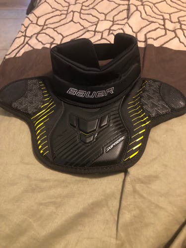Bauer Supreme Goalie Neck Guard S/M