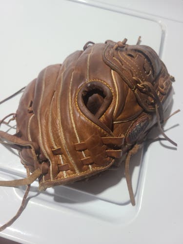 Nokona AMG 100BF Baseball Glove
