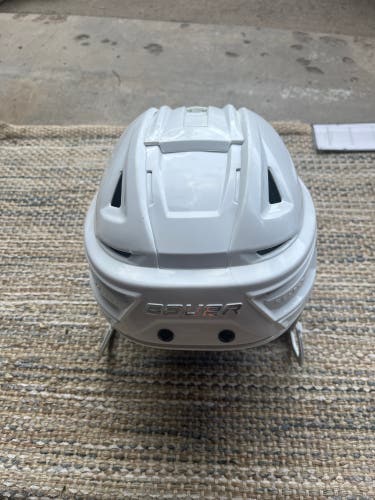 Used Medium Bauer Pro Stock Re-Akt 150 Helmet