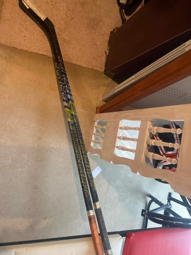 2 Senior Left Hand P92  Supreme 2S Pro Hockey Stick