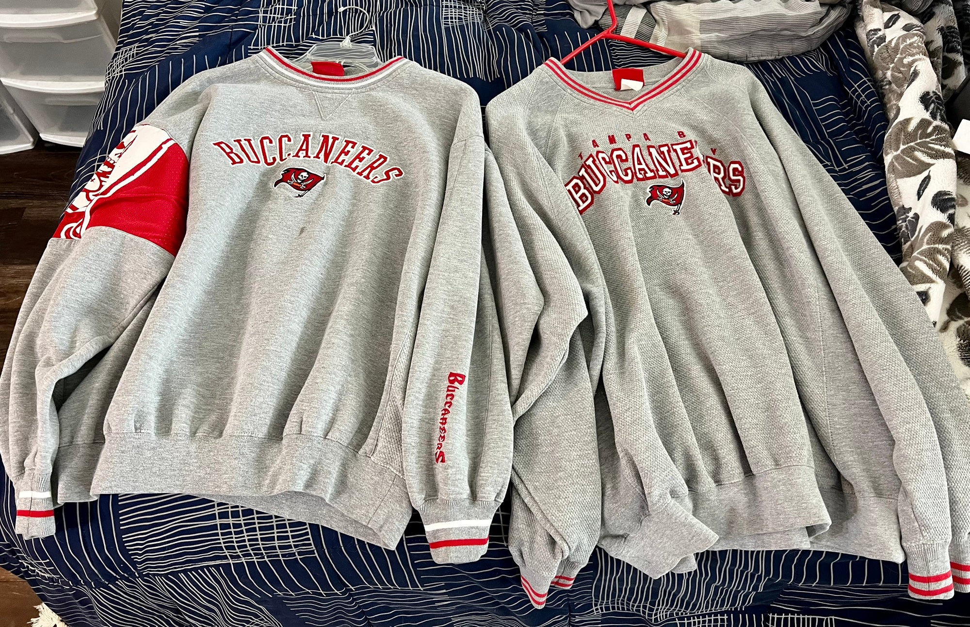 Tampa Bay Buccaneers Vintage Embroidered Crewneck Sweatshirt XL