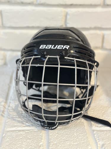 Used Youth Bauer Bhh2100jr Helmet