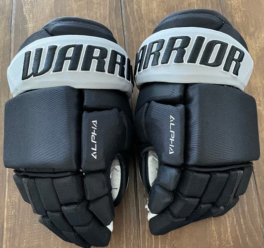 Warrior 13" Alpha DX Pro Gloves LA Kings