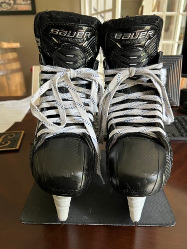 Intermediate Used Bauer Supreme Mach Hockey Skates Size 5