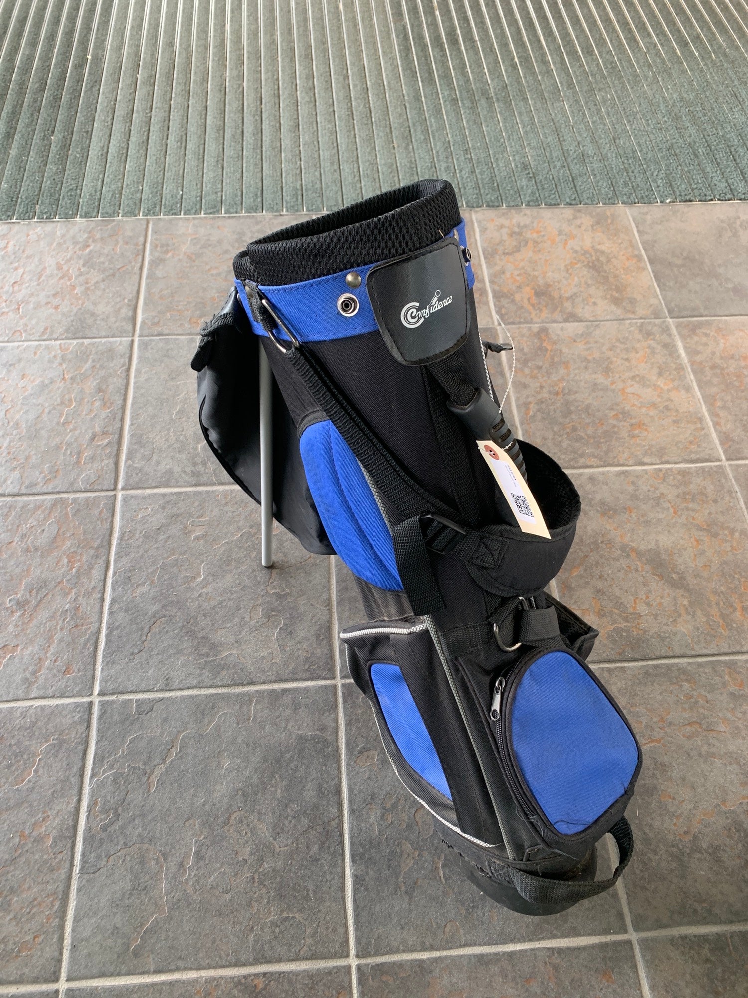 TS566 Stand Bag 34 inch BlackWhite Bag  US Kids Golf