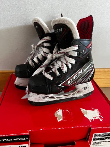 Used Youth CCM FT2 skates size 11