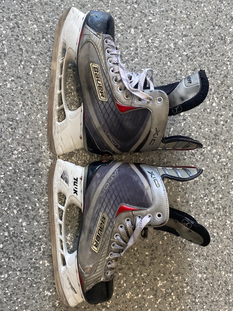 Used Bauer Regular Width Size 7 Vapor X:30 Hockey Skates
