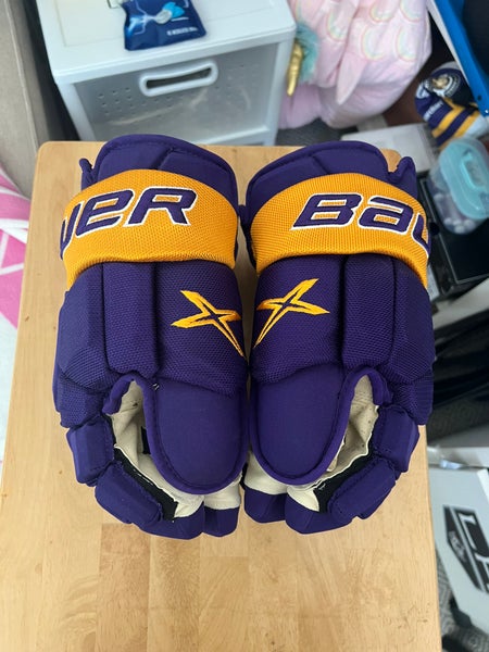 Matt Roy LA Kings Game Worn Bauer Vapor 2X Pro Gloves 14 Pro Stock