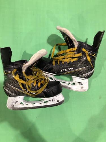 Used Junior CCM Tacks 9060 Hockey Skates (Regular) - Size: 1.0