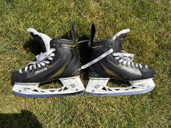 Senior Used CCM Tacks Hockey Skates Regular Width Size 7.5