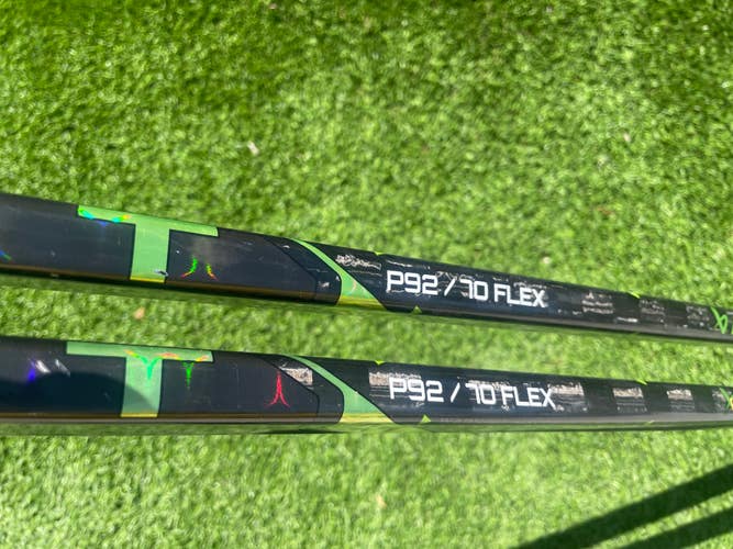 Used Intermediate Bauer Right Handed Ag5nt Hockey Stick P92