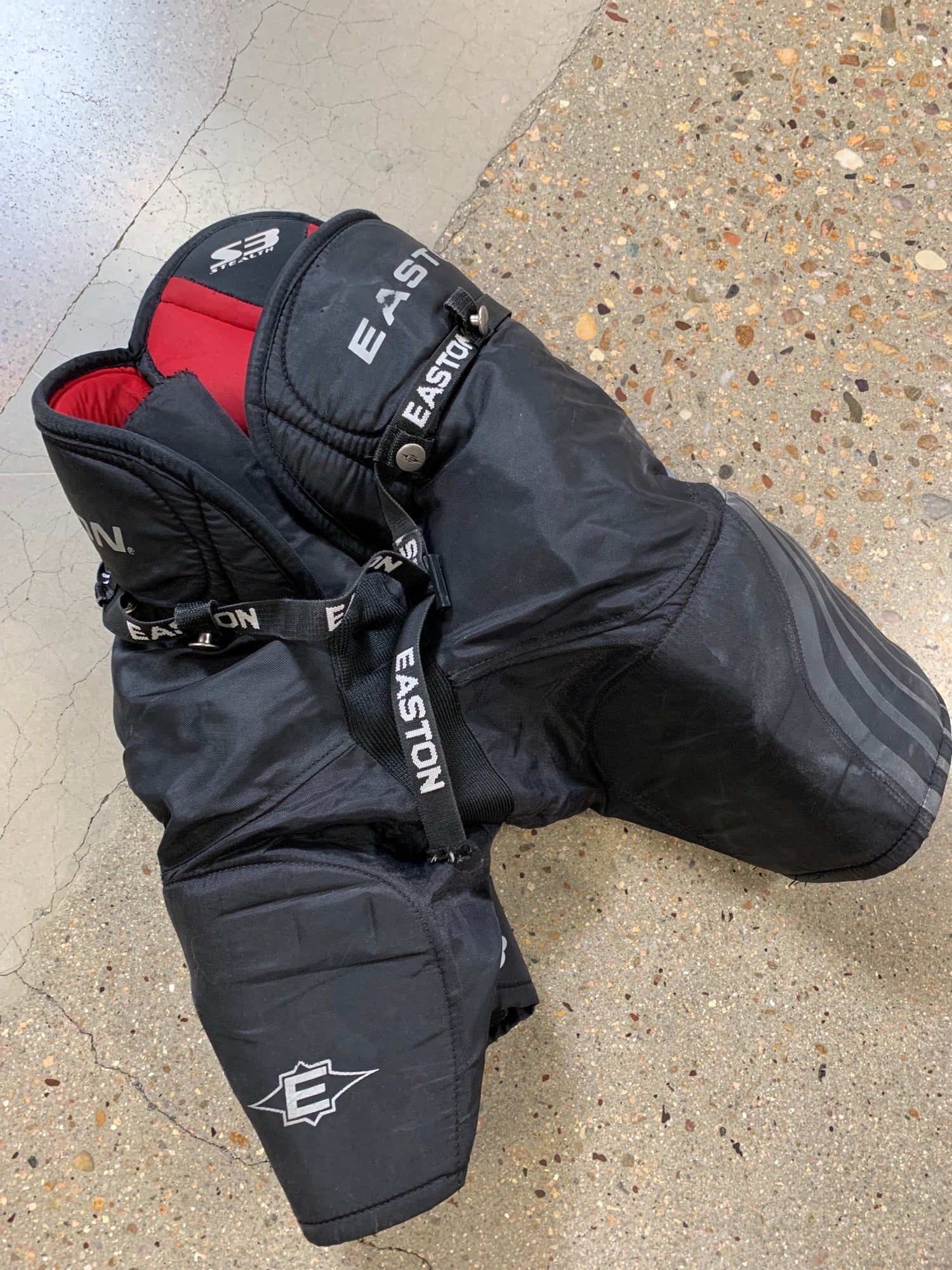 New Junior Small Easton SYNERGY EQ50 Hockey Pants | SidelineSwap