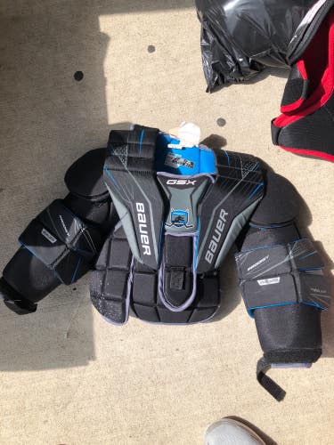 Used Youth Small/Medium Bauer GSX Goalie Chest Protector