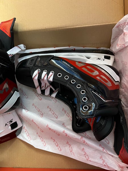 New CCM Regular Width Size 5 JetSpeed FT6 Pro Hockey Skates