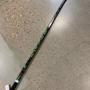 Used Intermediate Bauer Ag5nt Right Hockey Stick P92