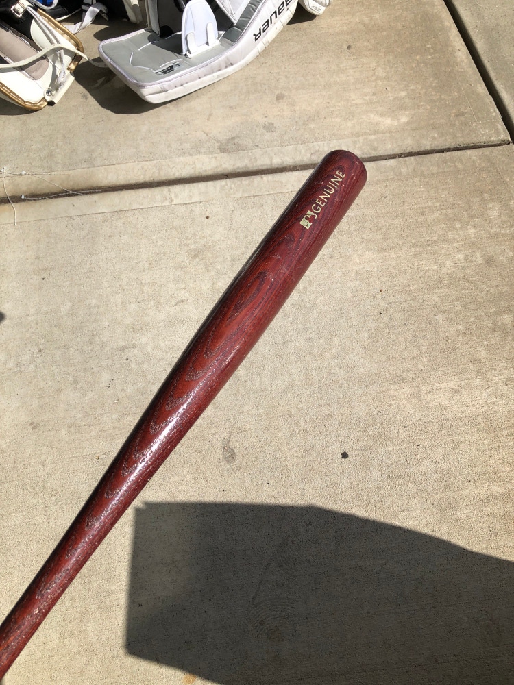 Used Louisville Slugger Youth 225 Ash Wood Bat 30"