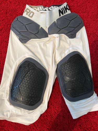 Adult Small Nike Nike pro hyperstrong