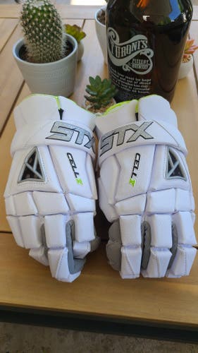 New Player's STX Cell V Lacrosse Gloves Large