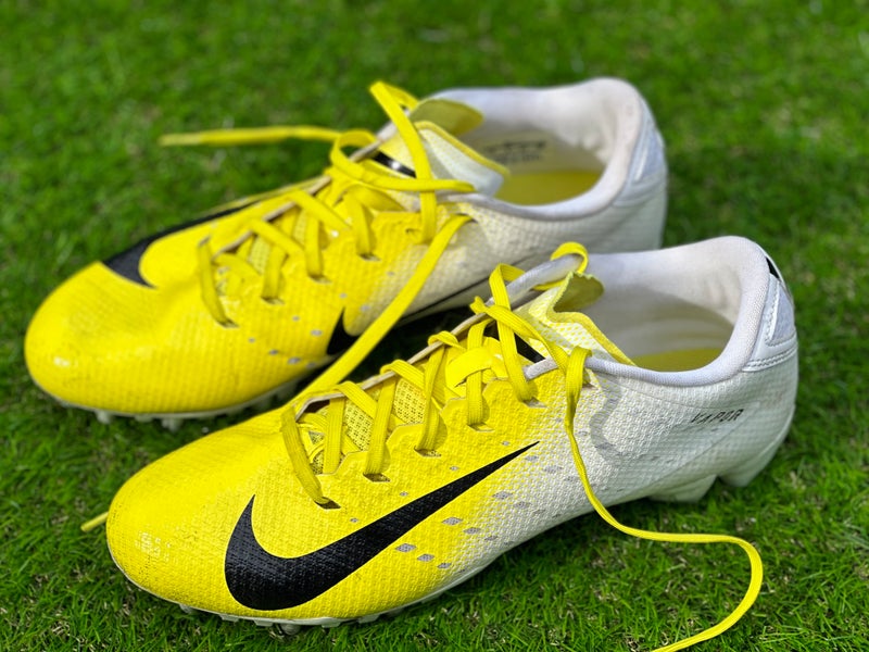 Used Men's Size 10 (Women's 11) Molded Cleats Nike Low Top Vapor Untouchable Pro 3