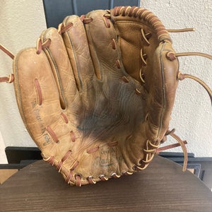 Relaced/reconditioned Vintage Rawlings GGA-11.5’ LHT