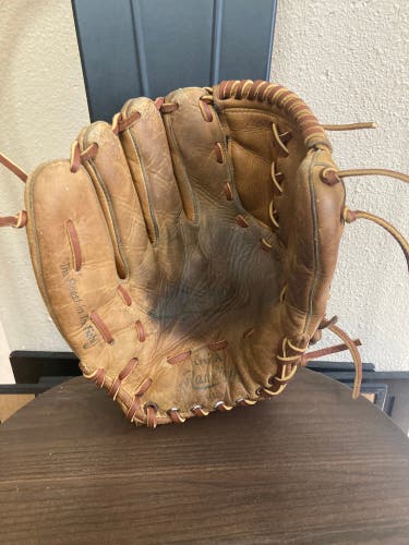 Relaced/reconditioned Vintage Rawlings GGA-11.5’ LHT