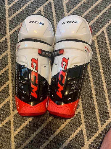 Used CCM Jetspeed FT4 pro Shin Pads