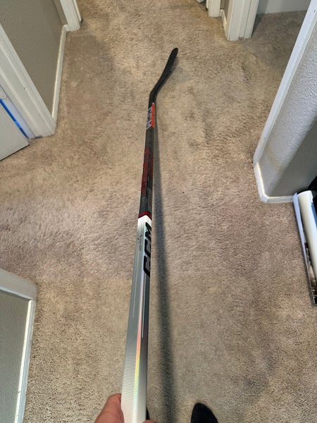 Senior Right Handed P29 JetSpeed FT6 Pro Hockey Stick