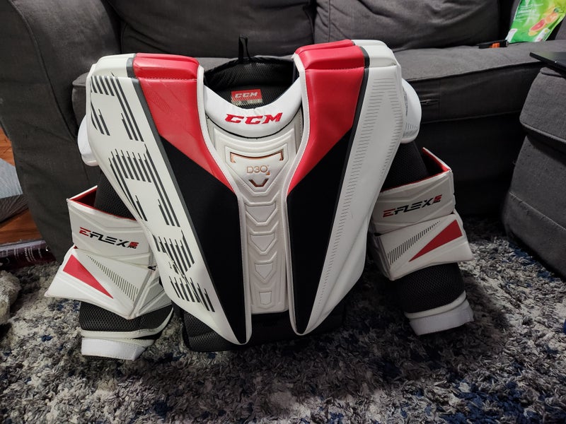 Small CCM Eflex 5 pro Goalie Chest Protector