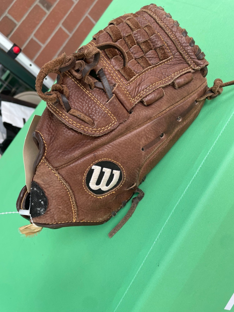 Used Wilson A800 Right Hand Throw Baseball Glove 12"