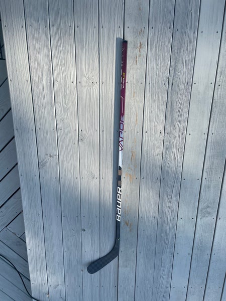 Senior Right Handed P92 Pro Stock Vapor Hyperlite Hockey Stick