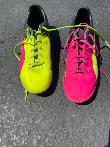 Pink Unisex Used Size 7.5 (Women's 8.5) Indoor Puma Cleats