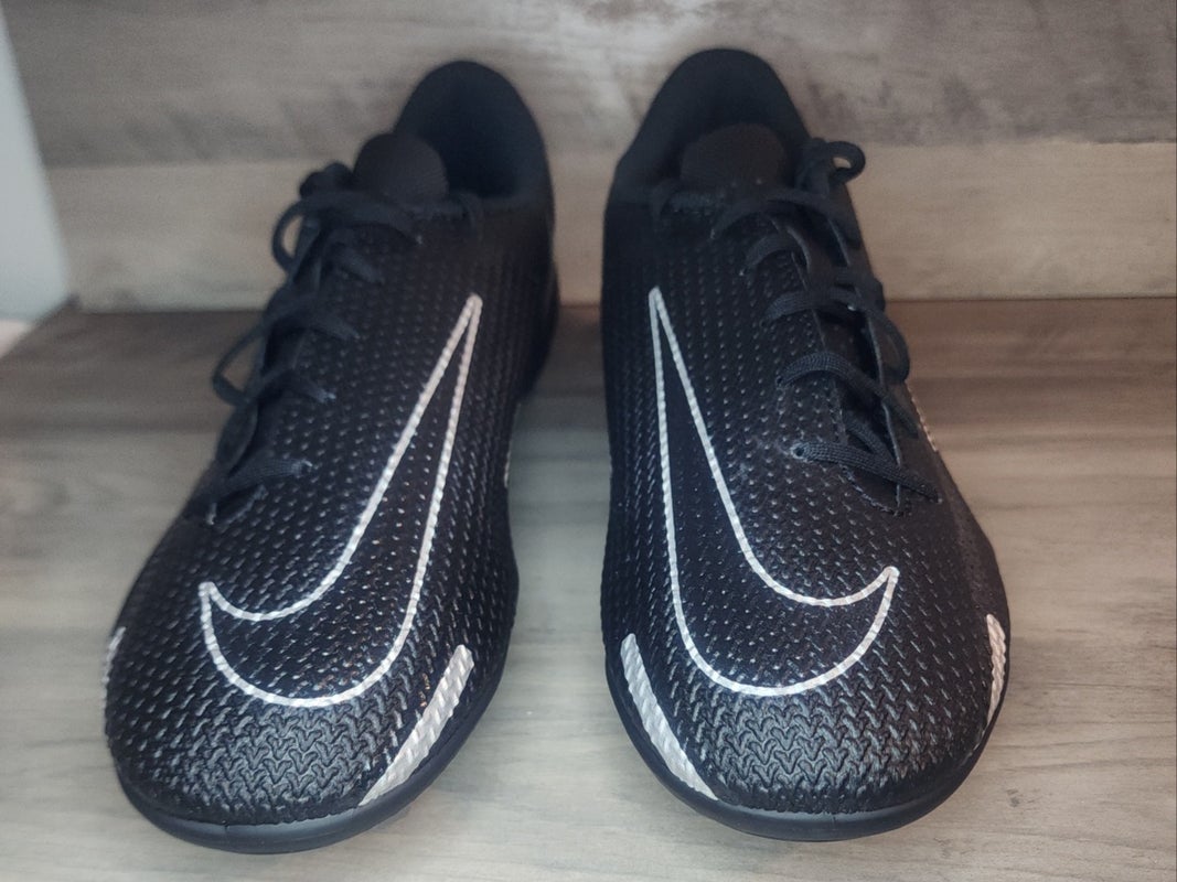 Black New Men's Size 7.5 (Women's 8.5) Molded Cleats Nike Phantom GT2 Elite FG Cleats